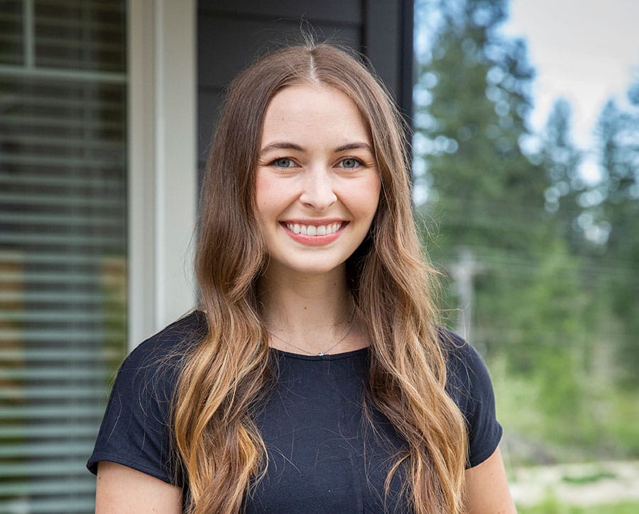 Nicole bio web About